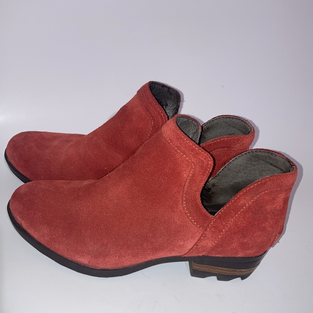 SOREL Cut Out Boots Boho Chic Rust 7 NWOT